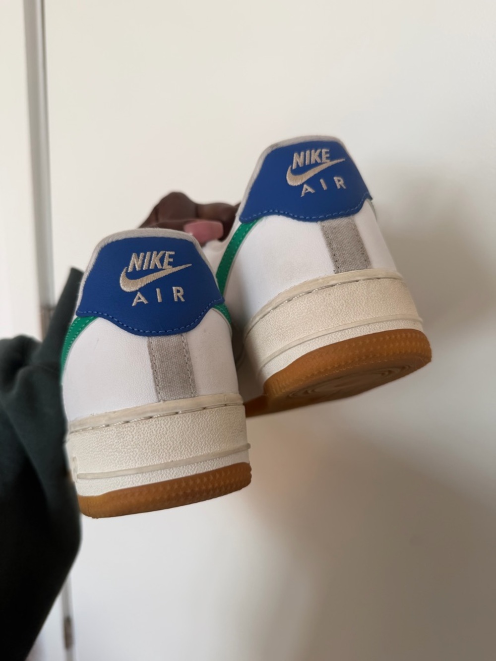 Nike Low-Top Sneakers in White, Blue, Green & Gum